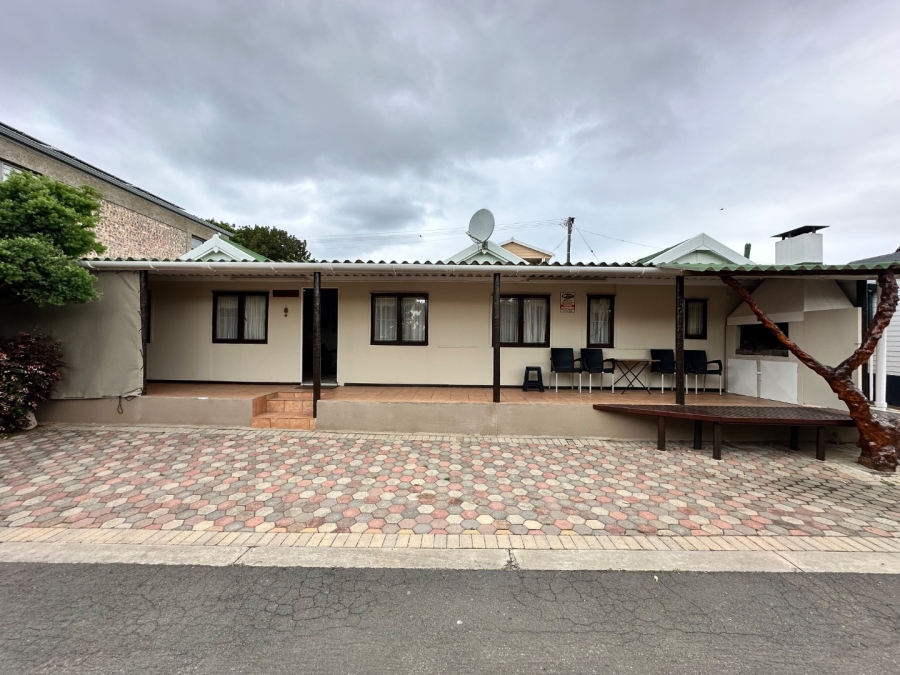 4 Bedroom Property for Sale in Hartenbos Central Western Cape